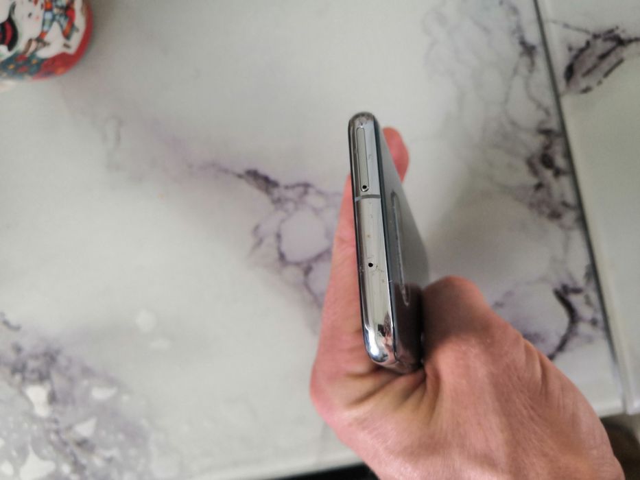 Телефон смартфон Samsung s10e