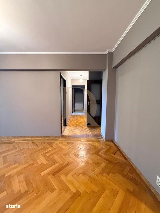 Ultracentral Piata Unirii apartament 3 camere etaj intermediar — fotografia 3