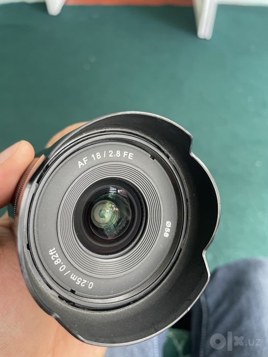 Sony ga shiroki obektiv 18mm AF 2.8 FE