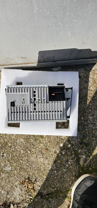 Оригинално CD за W211 2.2