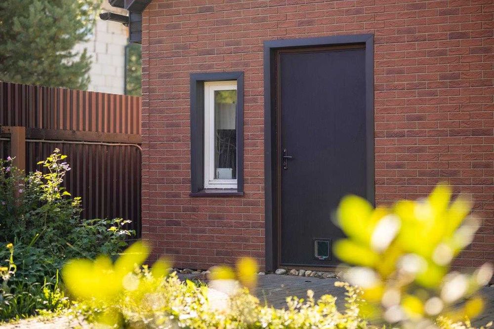 Фасадные панели Кирпич. Сайдинг, софиты, гибкая черепица, водосток.