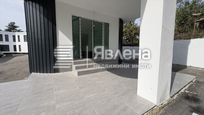 Продава се Тристаен апартамент в Варна, м-т Траката - 117 кв.м за 1949 €/кв.м - Снимка #11