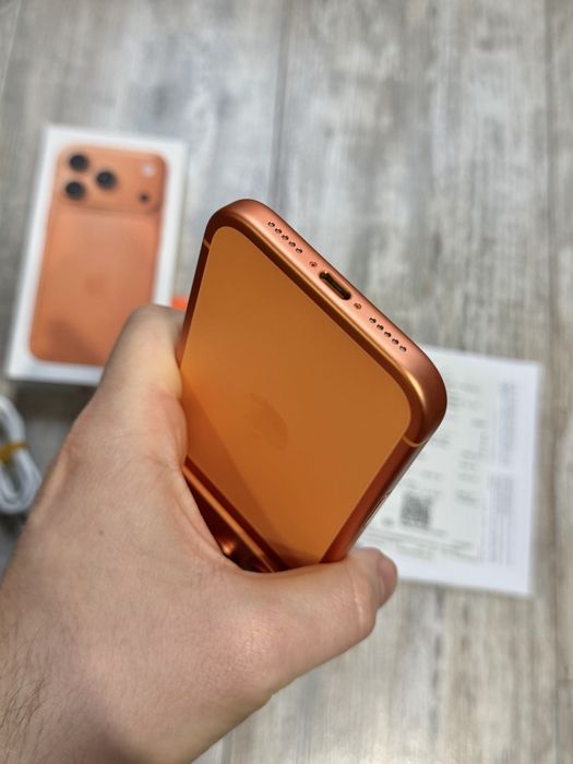 Iphone 17 Pro 256 GB - 100 % Battery Като Нов Гаранционен към Зора