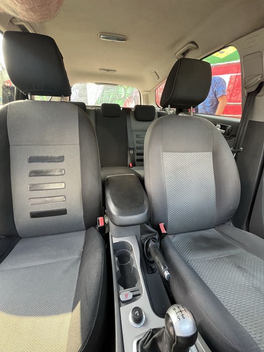 Ford Focus 1.6i комби