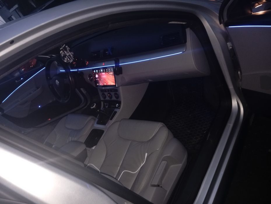 Retapitari plafoane, detailing auto și lumini ambientale