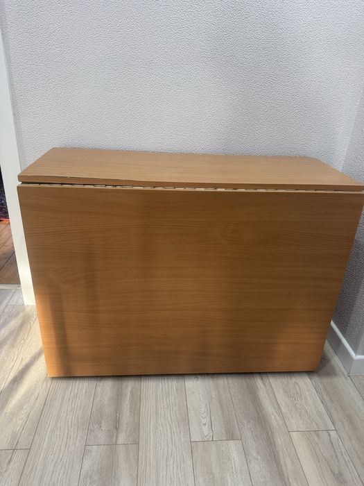 Продам стол книжка