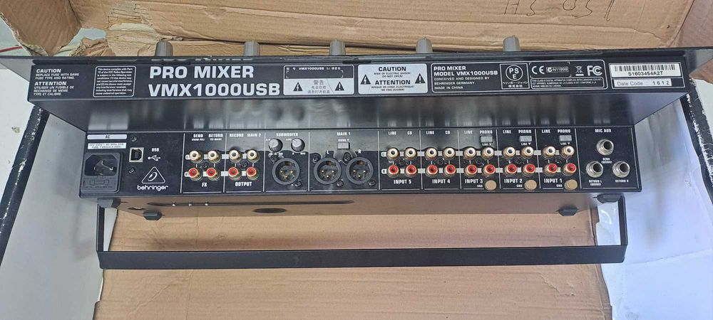 Mixer DJ Behringer VMX 1000 USB 7 Canale Rack Interfata USB XLR SUBWOO