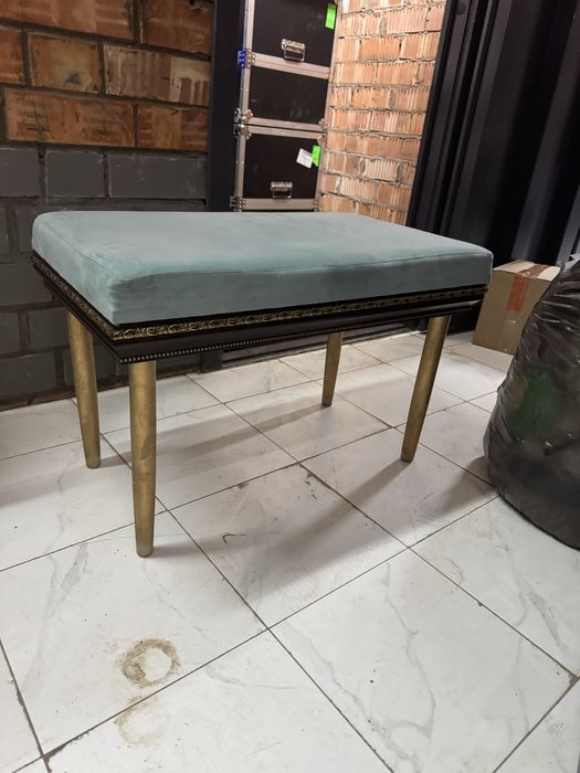 Банкетка в хорошем состоянии