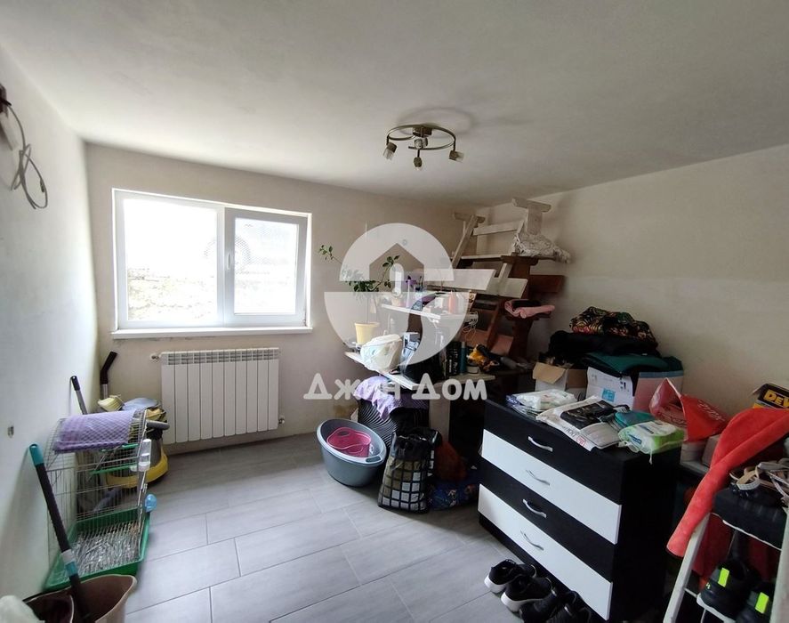 Просторна двуетажна къща в гр. Бяла