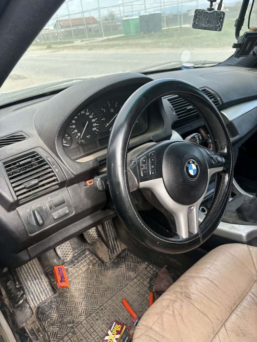 Vând bmw x5 Mai multe detalii la nr de telefon 0733660222