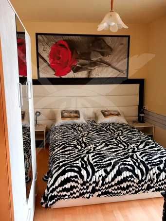 Дава се под наем Тристаен апартамент в Варна, Бриз - 100 кв.м за 598.23 € - Снимка #2