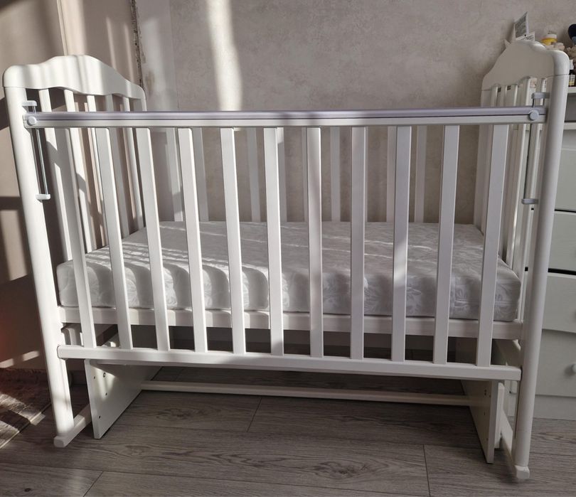 Детская кровать с матрасом