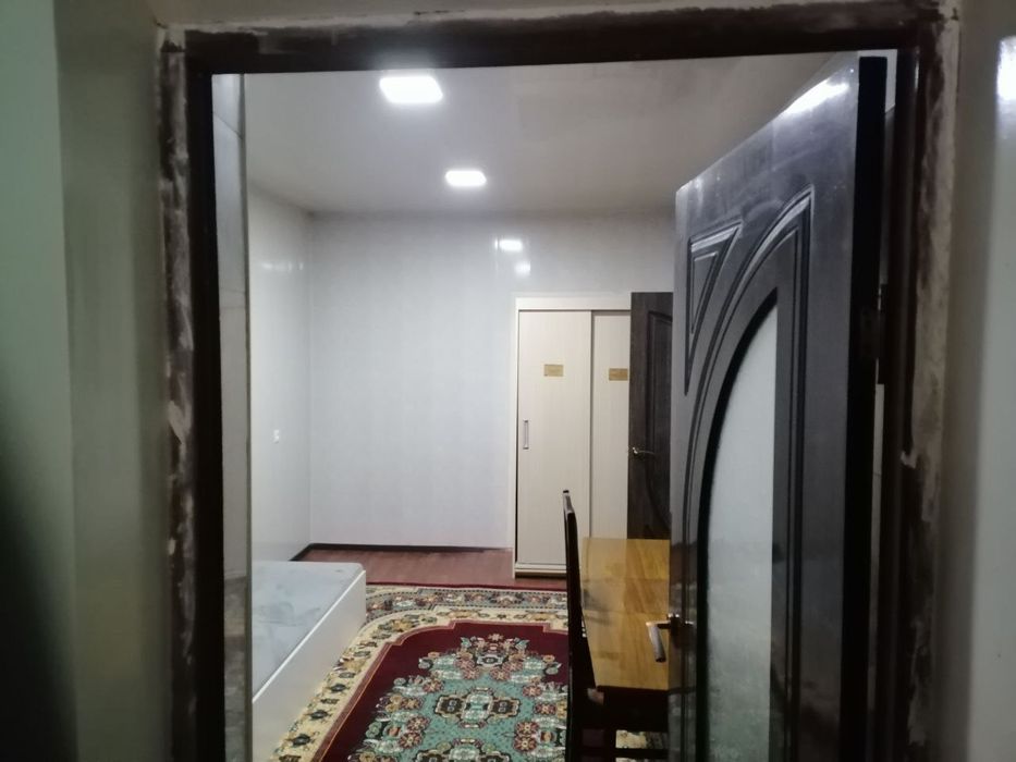 Chirchiq Azotchikda 12 xonali hovli sotiladi