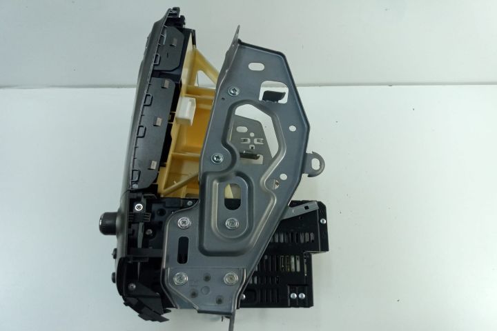 Radio CD Player / MP3 Player / AUX  Bluetooth / Panel Clima 861205337