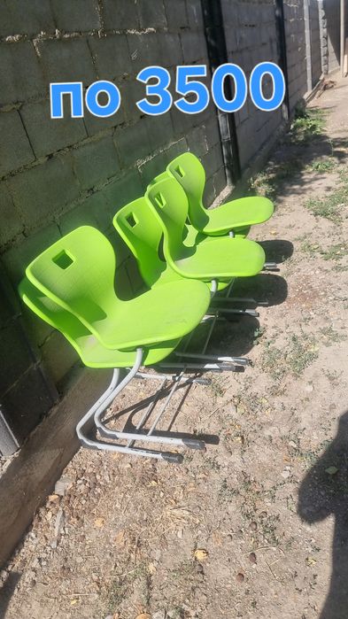 Продам 3 кресло разные и тумбочка
