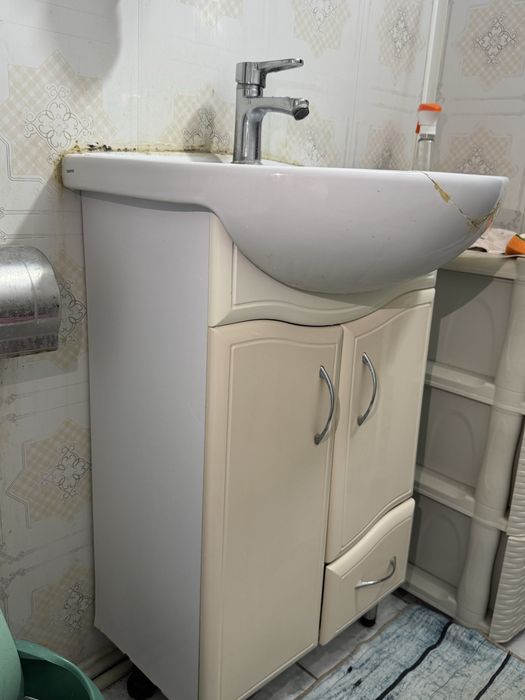Раковина со шкафом
