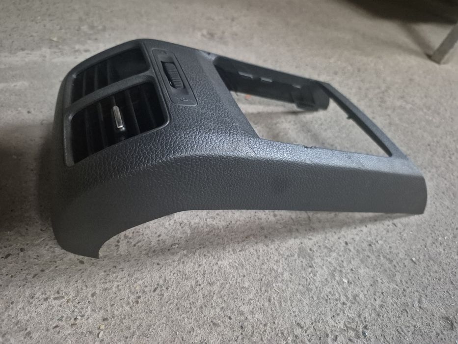 Grila ventilatie spate Volkswagen Golf 5