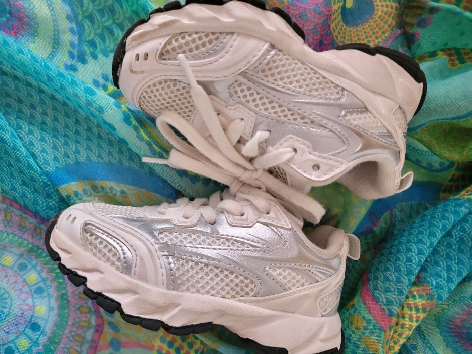 Adidasi copii Zara impecabili 23