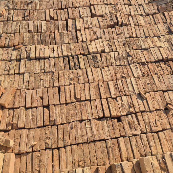 Кирпич,  красный кирпич