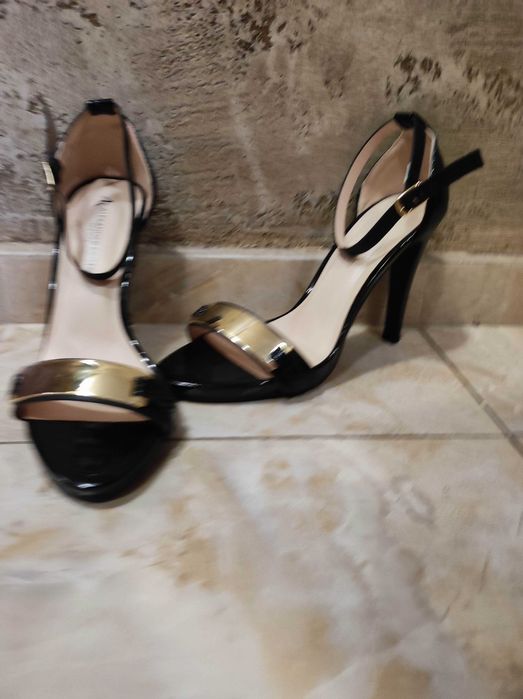 Alexander Krist сандали, нови, 38