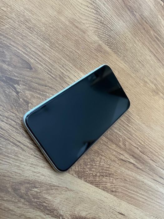 Telefon IPhone 11