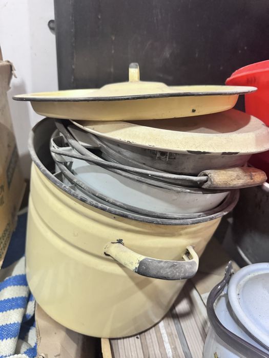 Кострюли, казаны , сковородки чайники