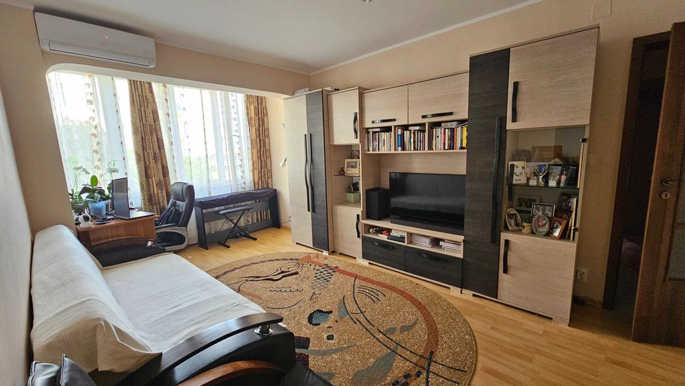 Apartament 3 camere, zona Vlaicu, Lebada, etaj 1