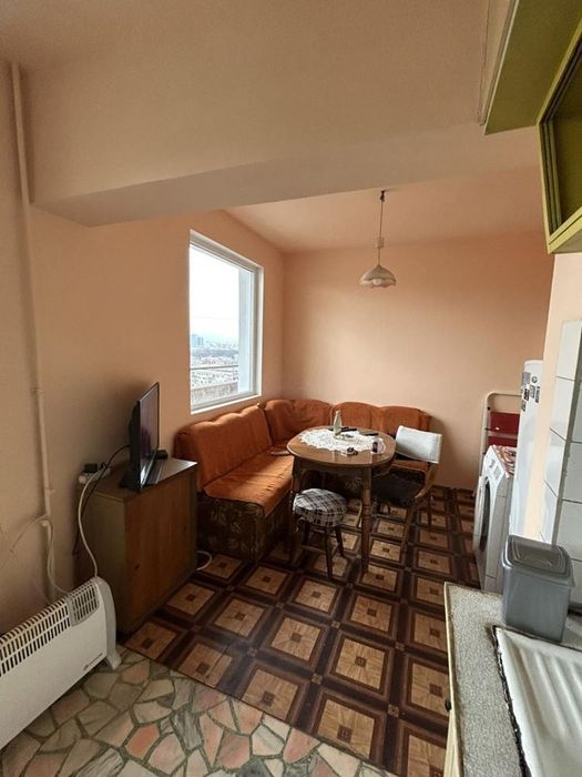 Многостаен апартамент в ж.к. Гео Милев! Отлична локация!