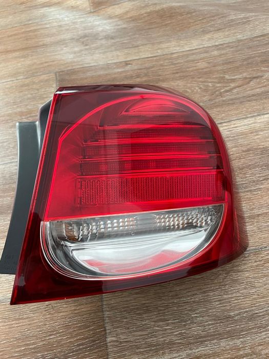 Фонарь заднии правый