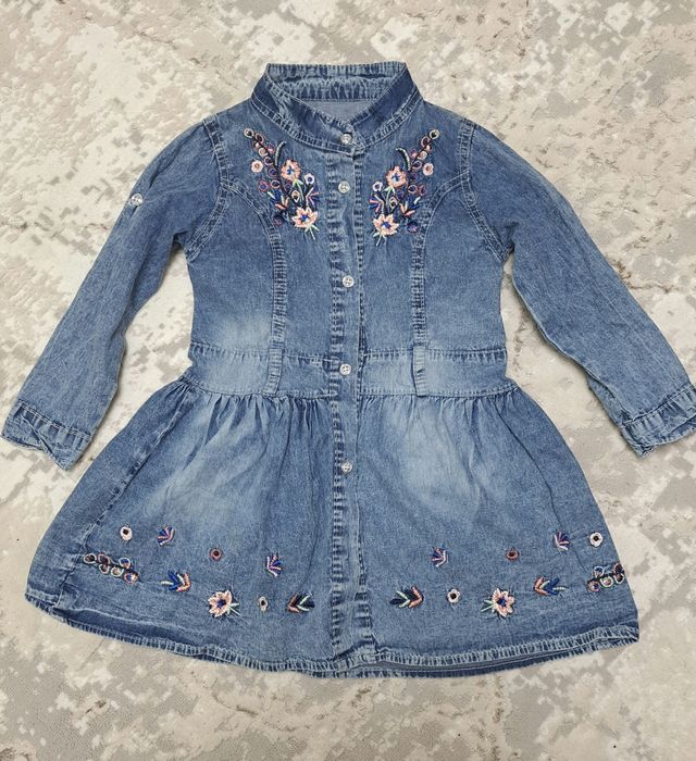 Продам праздничные платья на девочку