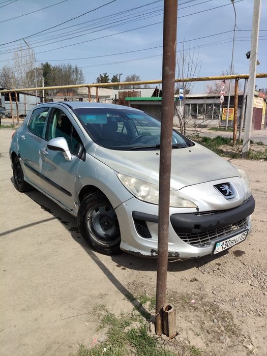 Автомобиль пижо 308