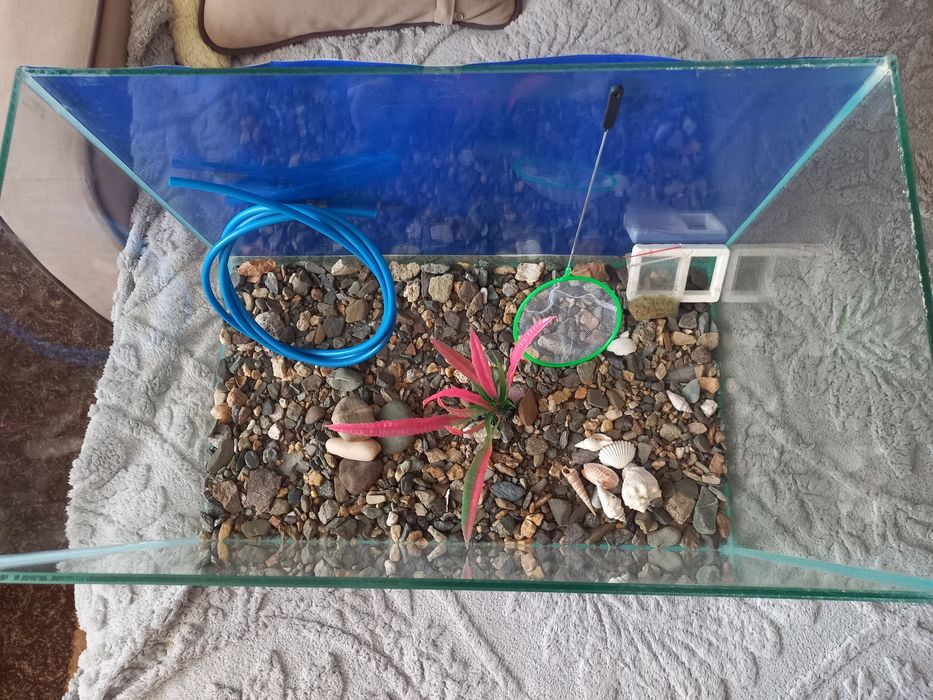 Продам аквариум 70л