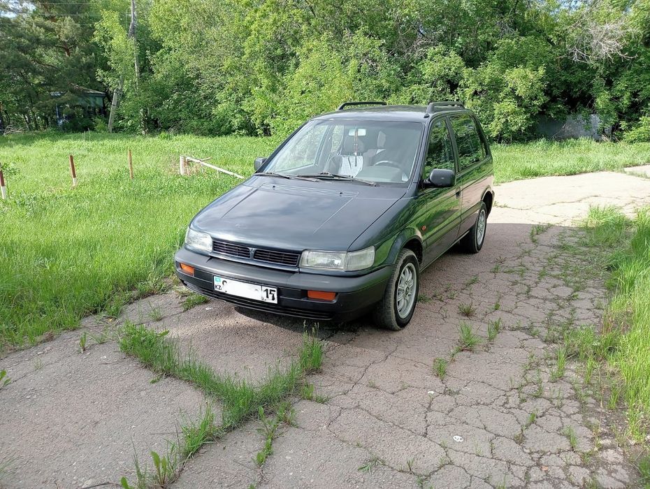 Продам Митсубиси Спейс раннер.