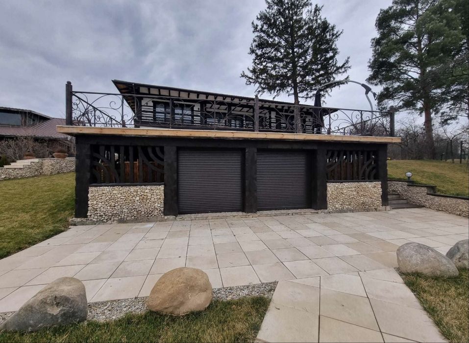 Usi de garaj tip sectionale usa garaj rulou automatizari