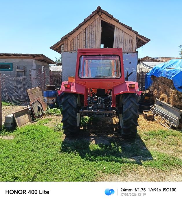 Vând UTB 445 cu încărcător frontal sau schimb cu  tractor mai mare..