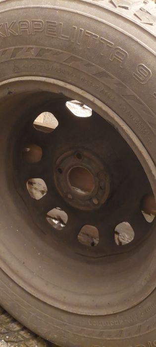 Колёса с дисками (2 шт) ,HAKKAPELIITTA, зима, шипы,б/у