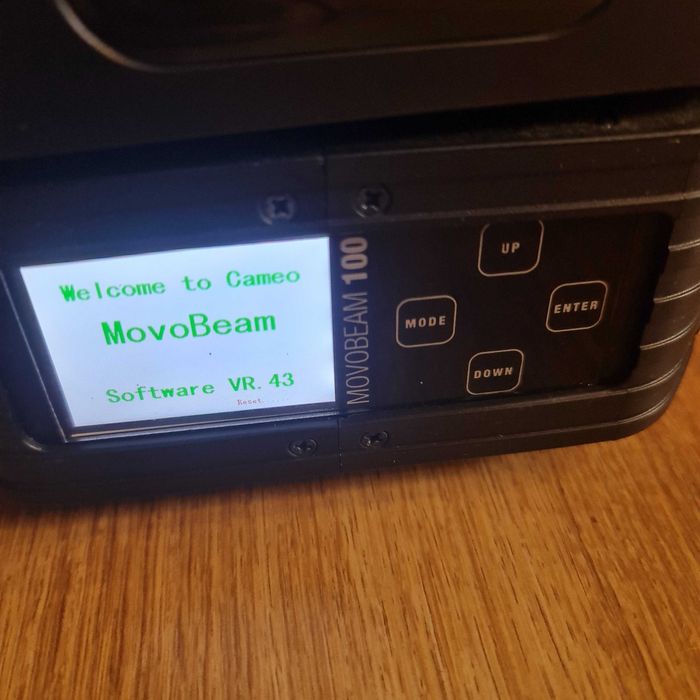 Диско движеща лампа CAMEO movobeam 100
