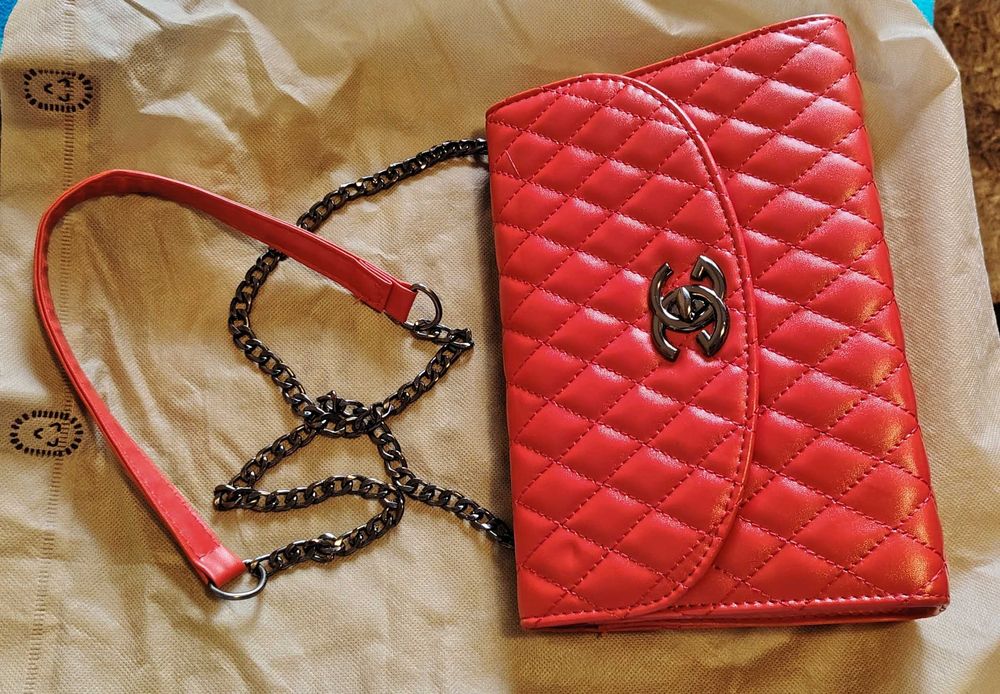 Дамска Чанта Guess и други чанти