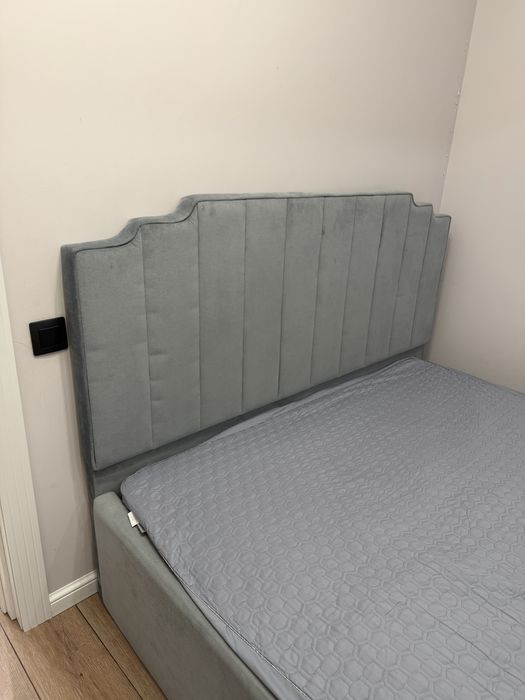 Продам кровать с матрасом