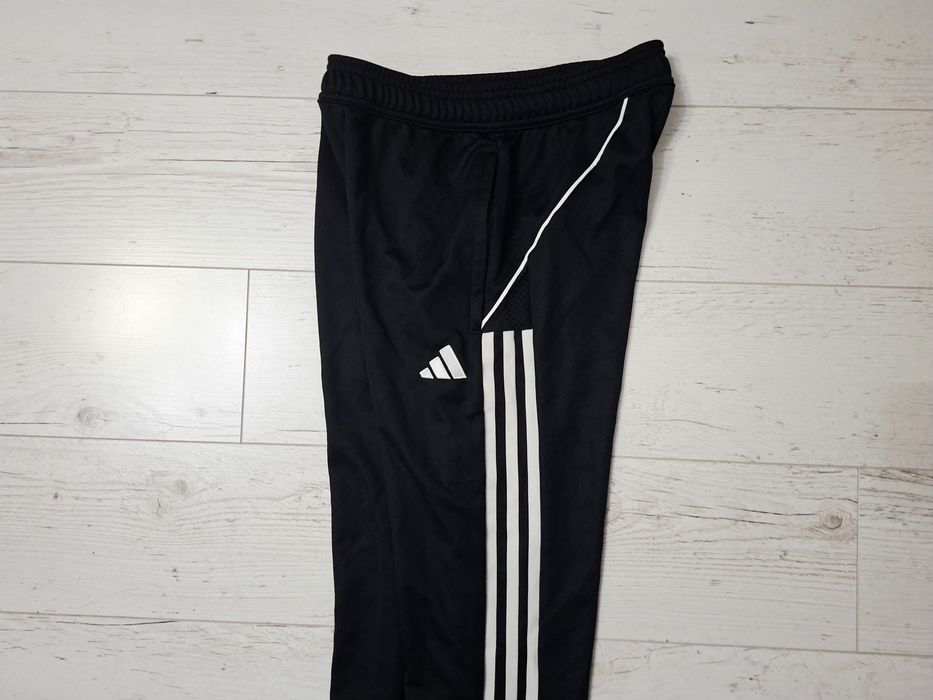Adidas-Ориг. Детско долнище Ново!!!