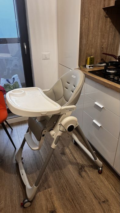 Scaun de masa pentru copii 2 in 1 peg perego