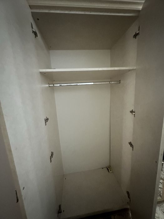 Продается шкаф платяной