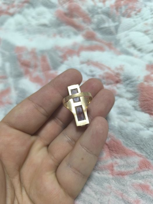 Продаю золотое кольцо