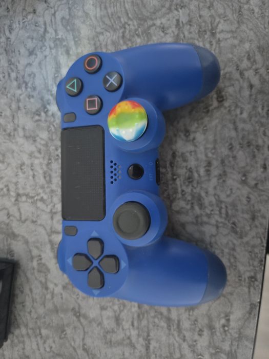 PS4 Pro cu 6 jocuri si controller