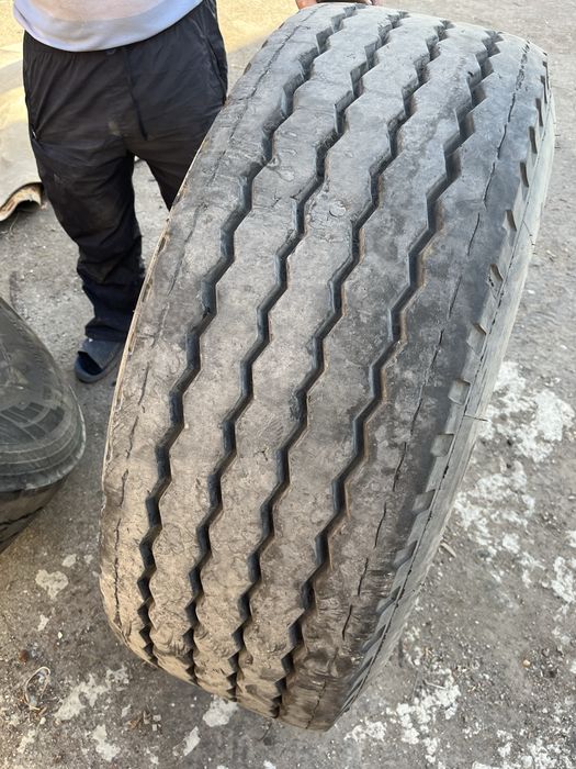 Продам балоны прицепные и ведущий