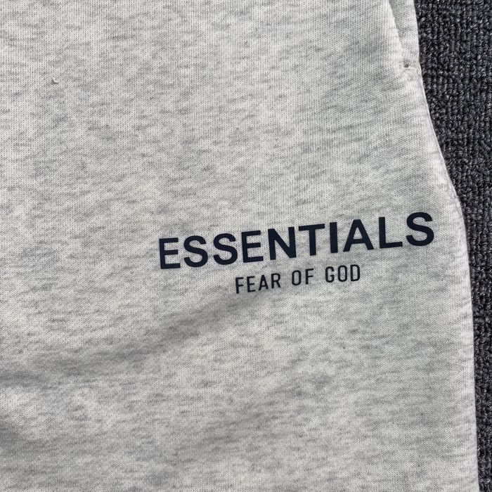 Pantaloni scurți / shorts Essentials Fear of God marimi stoc S/M/L/XL