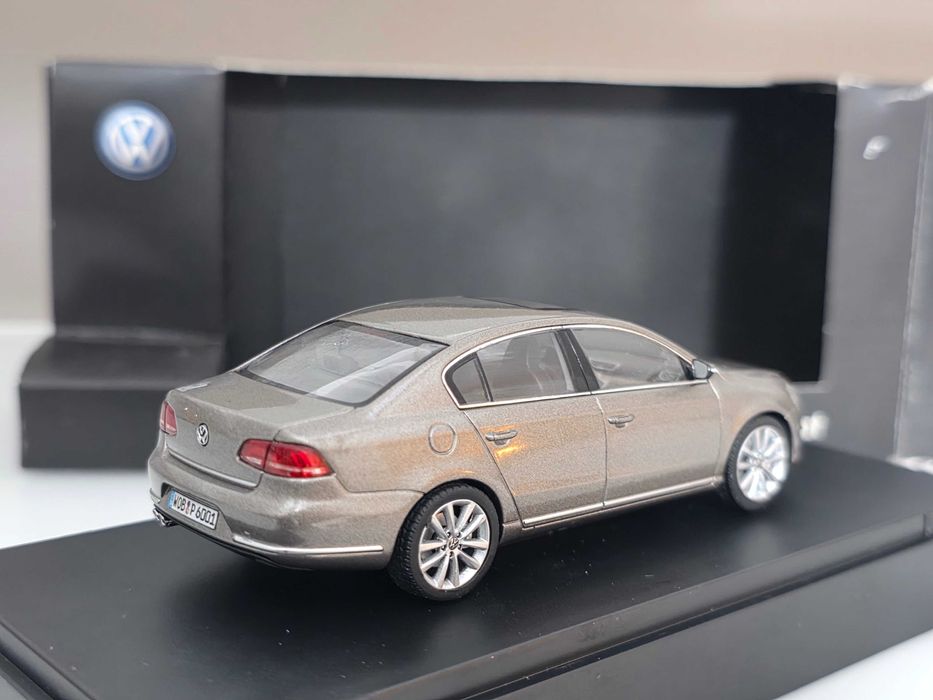 Macheta Auto 1/43 Schuco Dealer Edition VW Volkswagen Passat B7