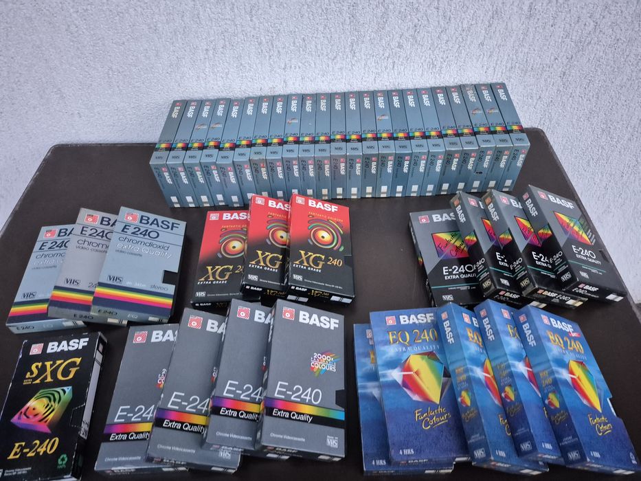Vând 41 casete video VHS originale Basf colectie de 240 minute