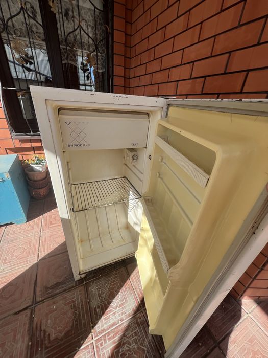 Продам холодильник