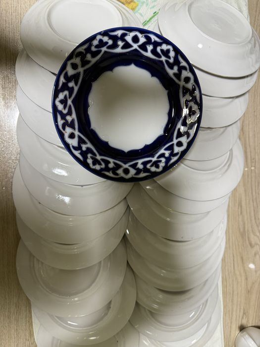 продам новые тарелки пахтагуль 24 штуки